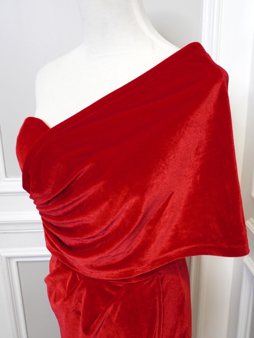 Elegant Burgundy Velvet Sheath/Column One Shoulder Maxi Dress - Picture 5 of 9